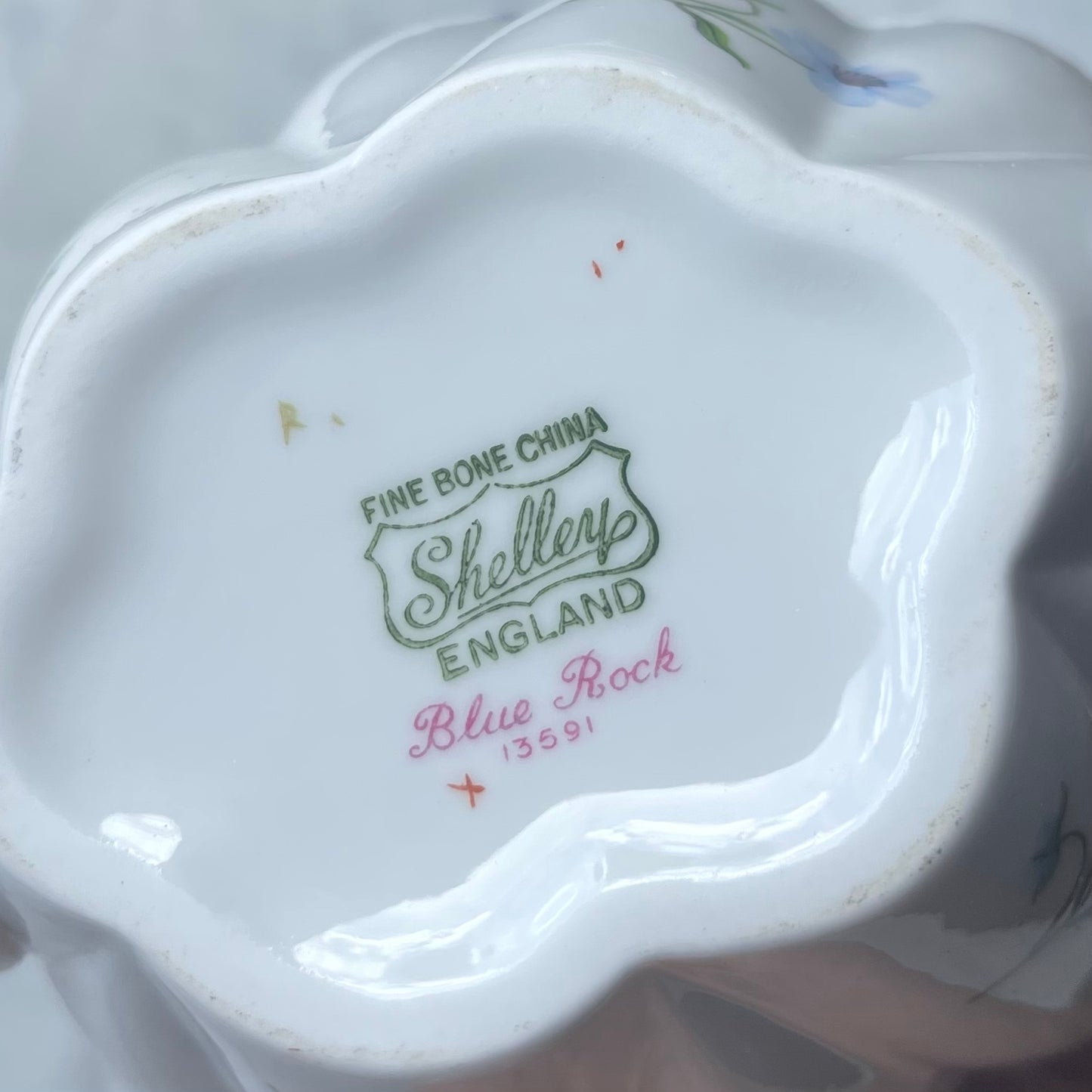 🏴シェリー ディンティーシェイプ ブルーロック 0.75パイントのティーポット、ティーカップトリオ、クリーマー、小ボウル セットまたは単品