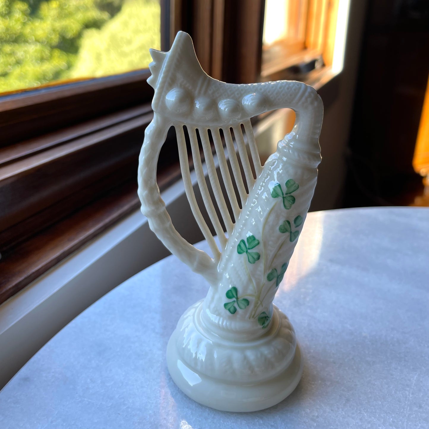 🇮🇪ベリーク シャムロック アイリッシュハープの置物 7thブラウンマーク