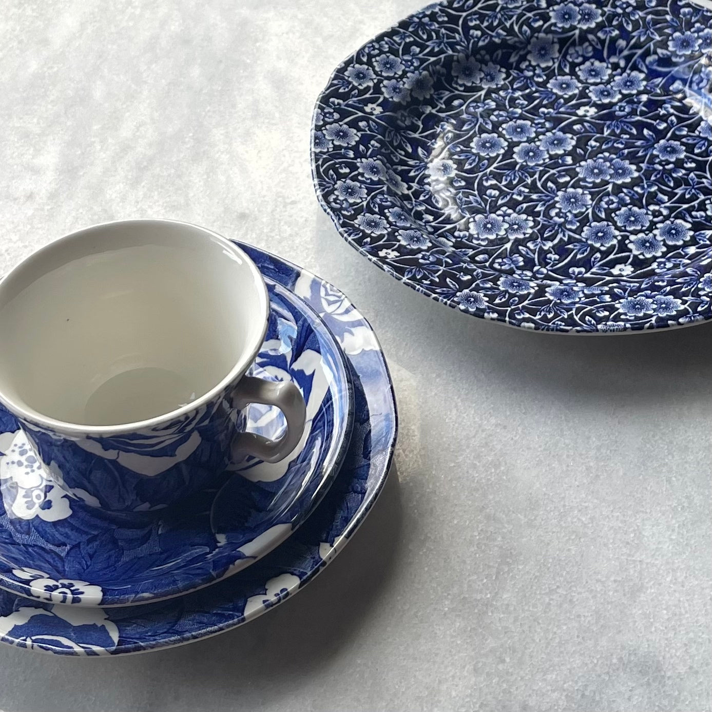 バーレイのビクトリアンチンツとキャリコ